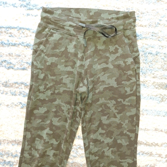 Lululemon Athletica Ready to Rulu Joggers Womens 6 Camo Dark Olive Green - Picture 2 of 10